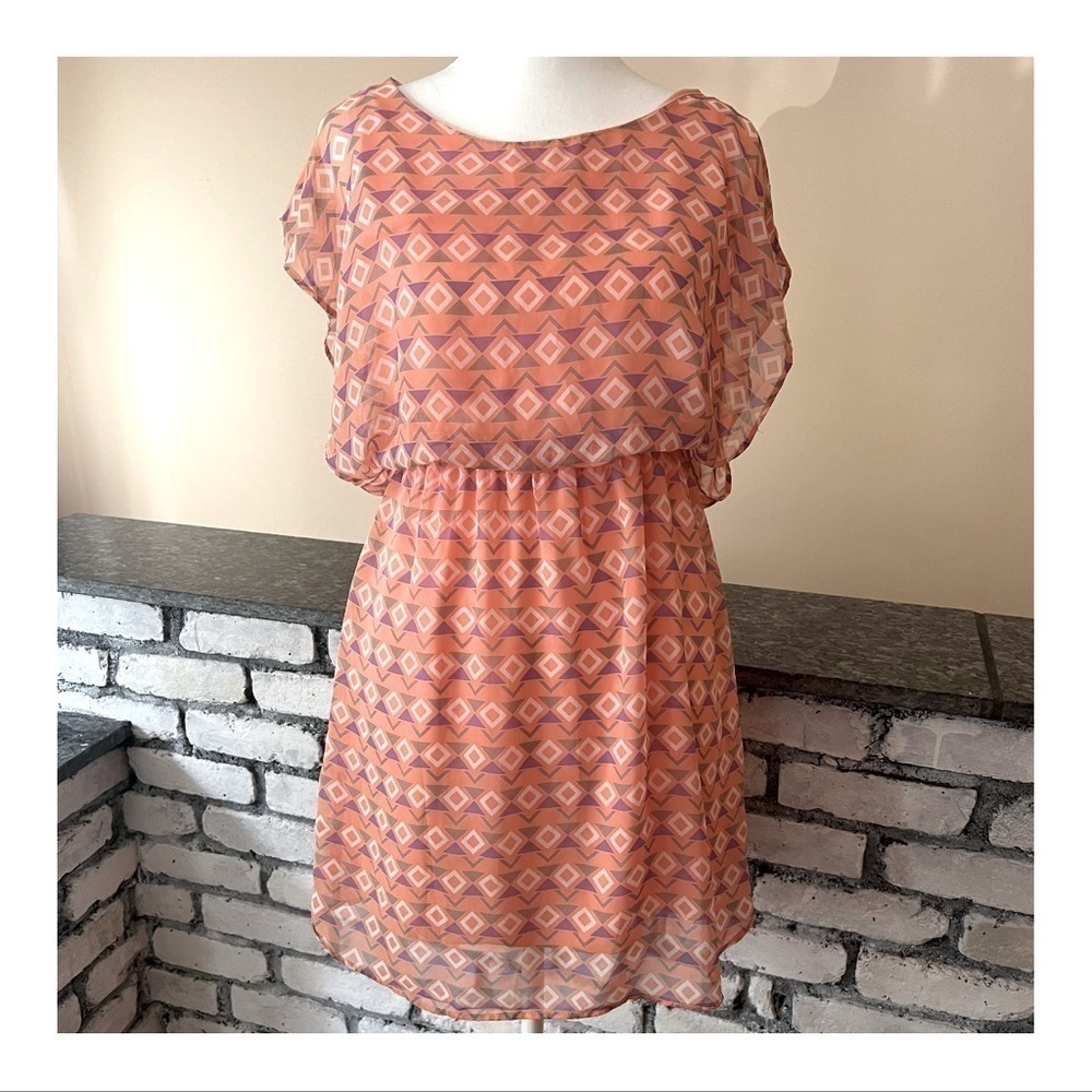 🤍 Adorable Peach Geometric Special Occasion Dress || Size Med (Juniors)